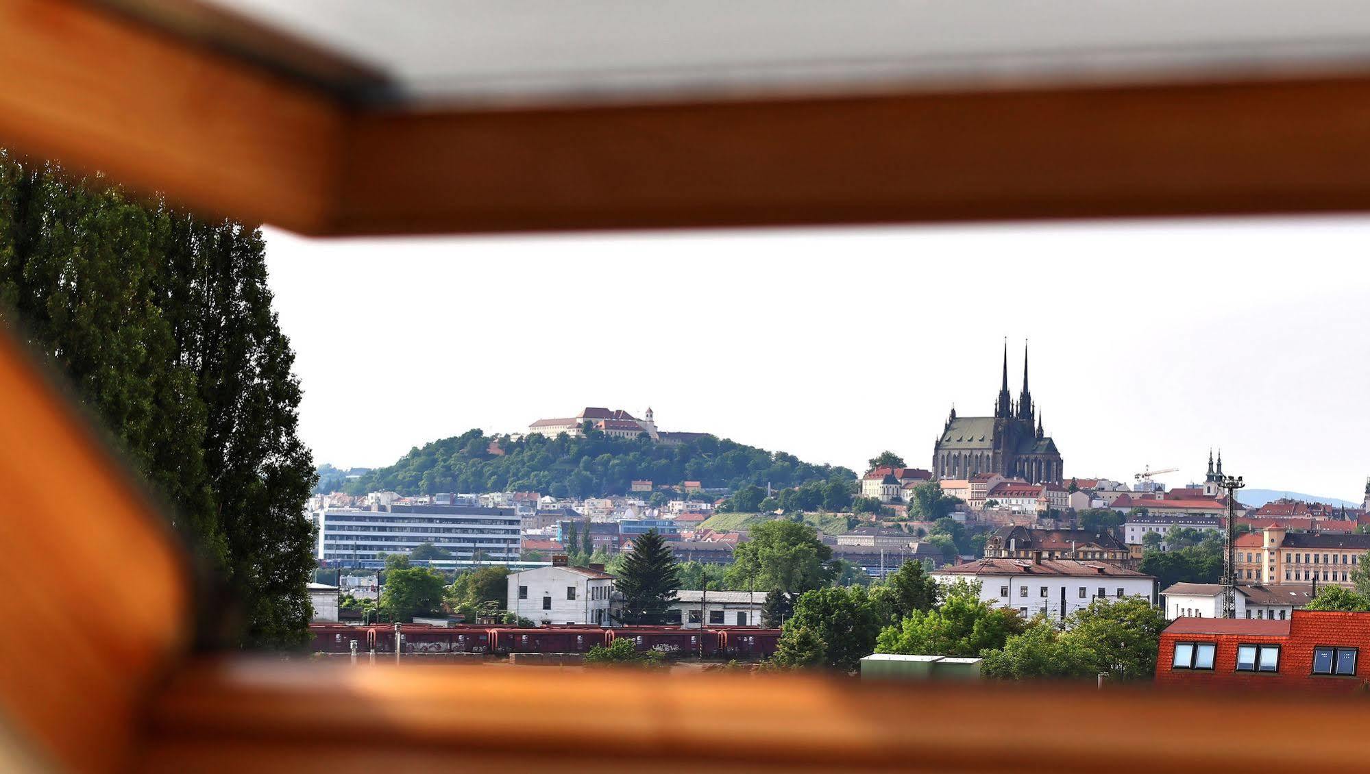 City Apart Hotel Брно Екстер'єр фото