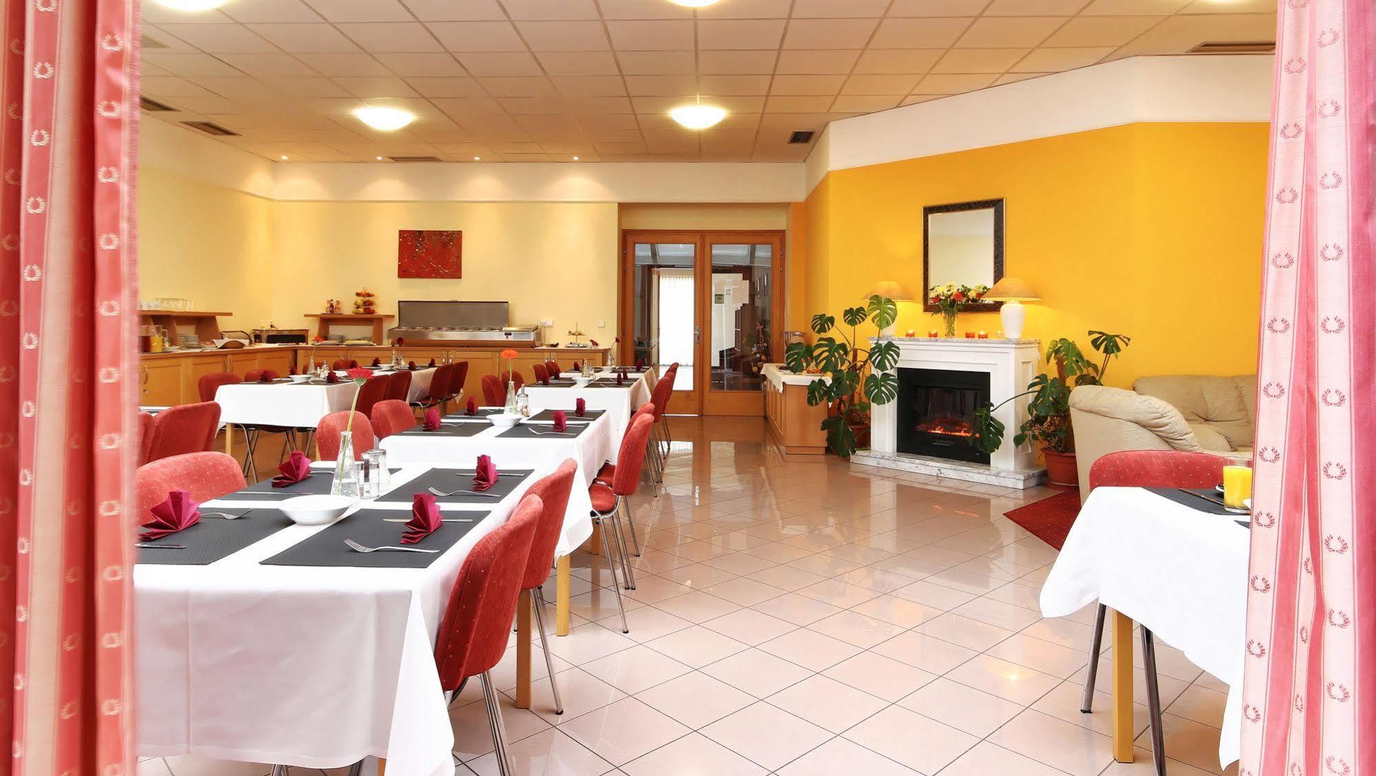 City Apart Hotel Брно Екстер'єр фото